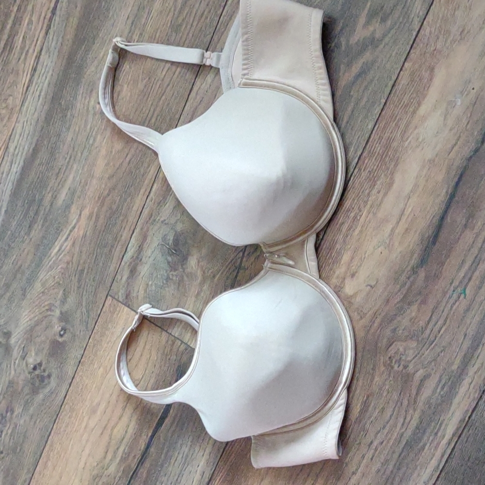 38D Vanity Fair bra